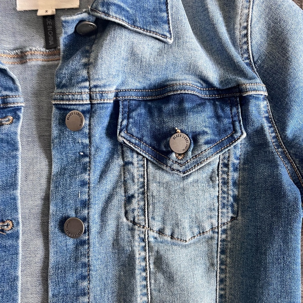 C’est Cropped Denim Jacket - Picture 4 of 7